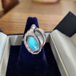 Vintage Navajo Sterling Silver Turquoise Ring With Leaf Design Size 7.5 Womens J